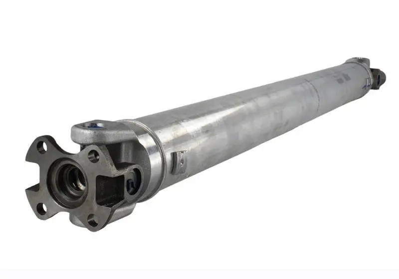 Ford Racing 96-04 Ford Mustang (W/ Manual Trans & 31 Spline) One Piece Aluminum Driveshaft Assembly 1