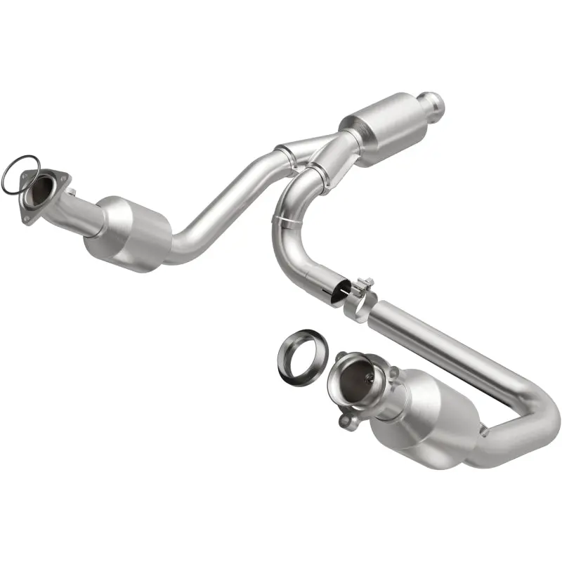 Magnaflow 14-15 Chevrolet Silverado 1500 Underbody 4.3L / 5.3L Direct-Fit Catalytic Converter 1